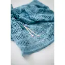 Châles et étoles ajourées au tricot