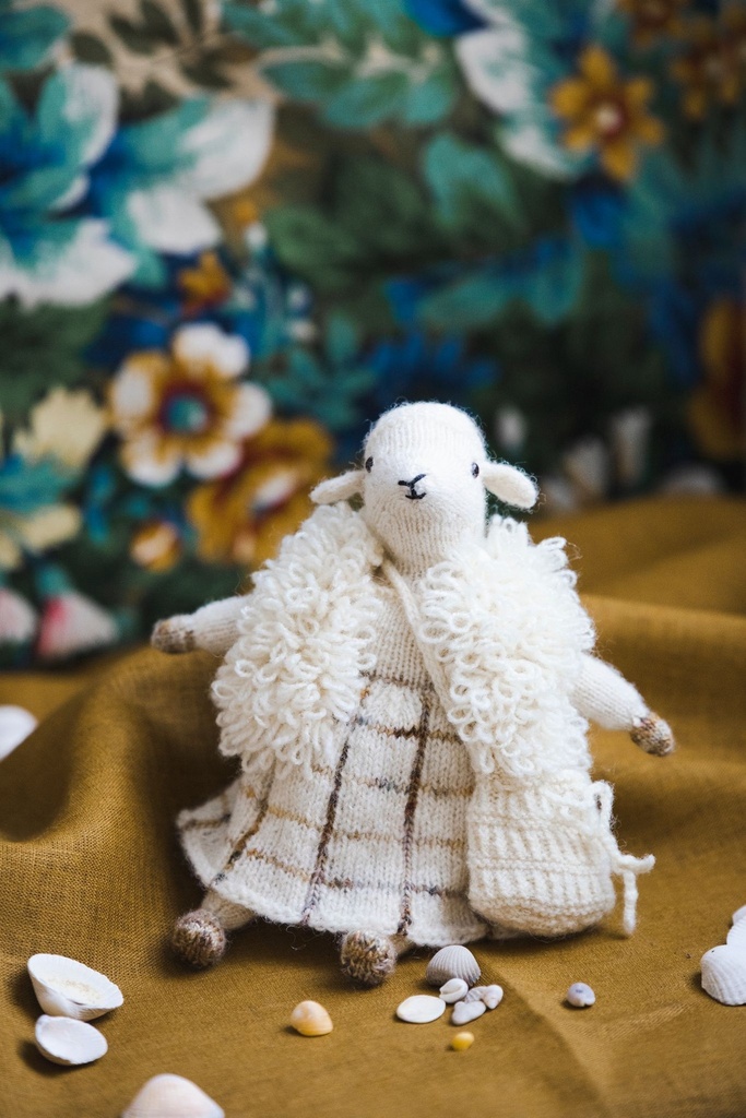 Mouche & Friends - Seamless toys to knit and love