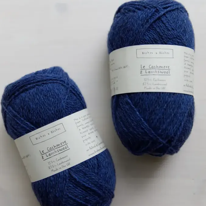 Biches et bûches - Le Cashmere & Lambswool (Bleu noir moyen)