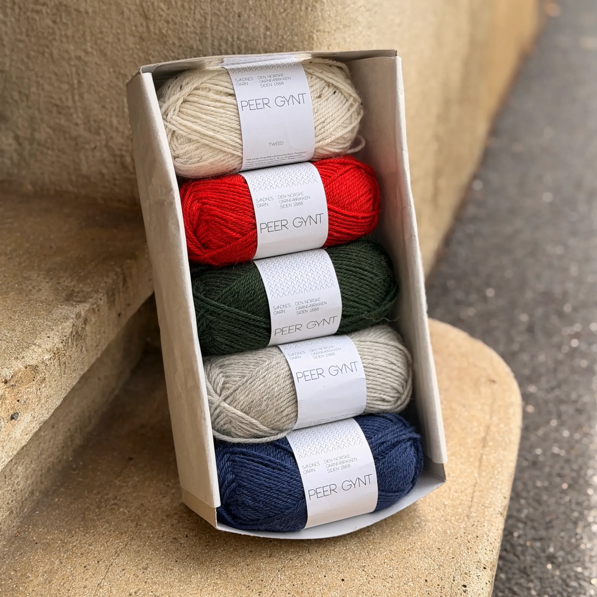Kit - Celeste Mittens Petite Knit (Kit 1 - Naturel, Rouge, Vert, Gris, Bleu)