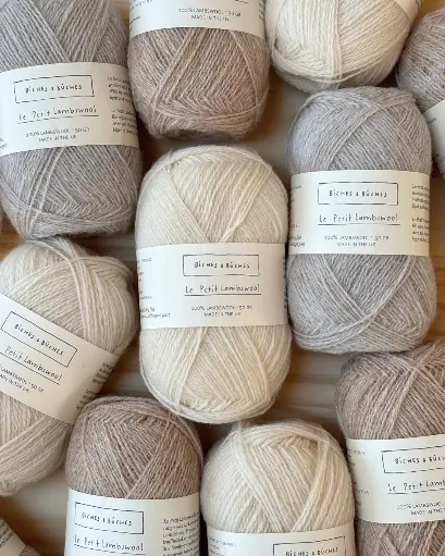 Biches et bûches - Le Petit Lambswool